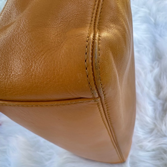 SOLD!!! COA Auth- Vintage Chanel Around 1998 Made “CC” Stitch Logo Charm Shoulde - Picture 13 of 14